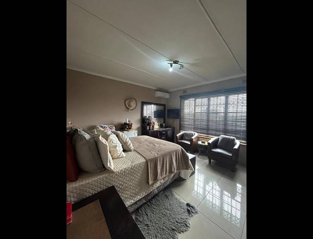 2 BEDROOM DUPLEX FOR SALE IN MONTCLAIR
